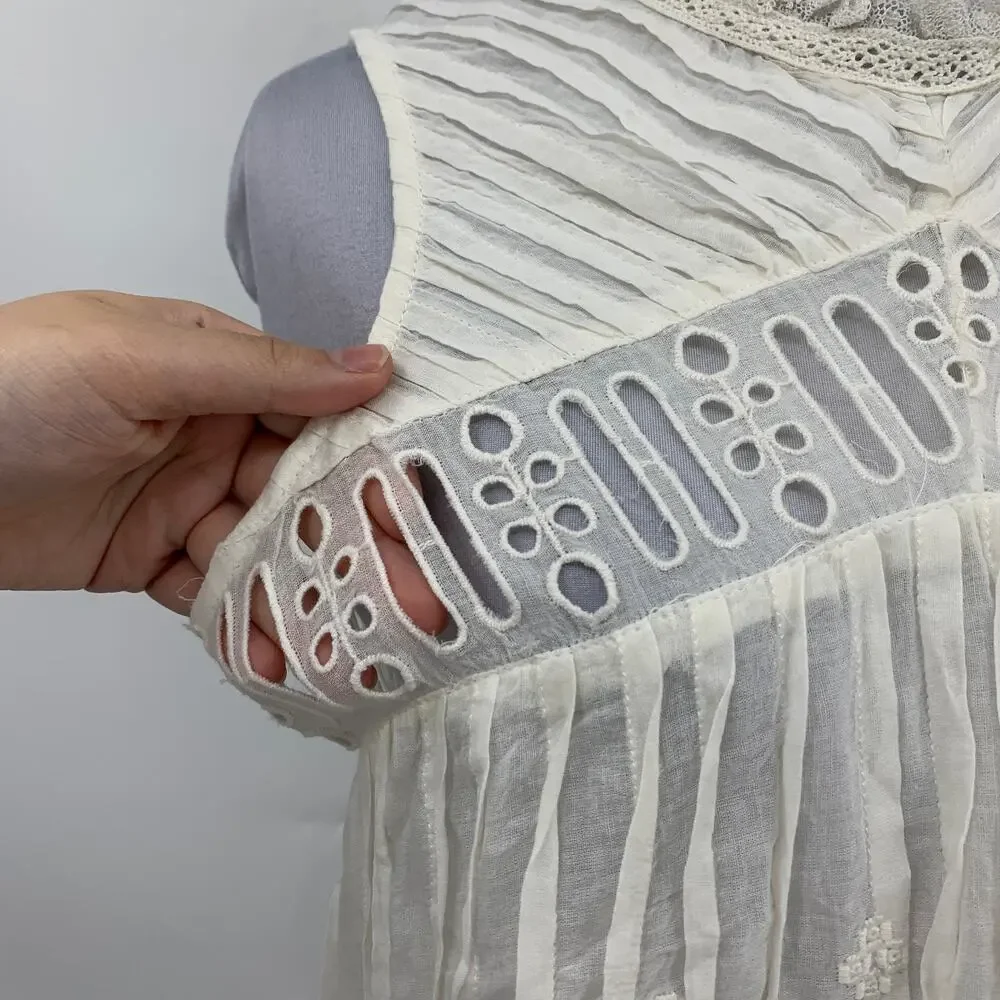 Free People Top Women XS Extra Small Ivory Eloise Eyelet Lace Cutout Button Back